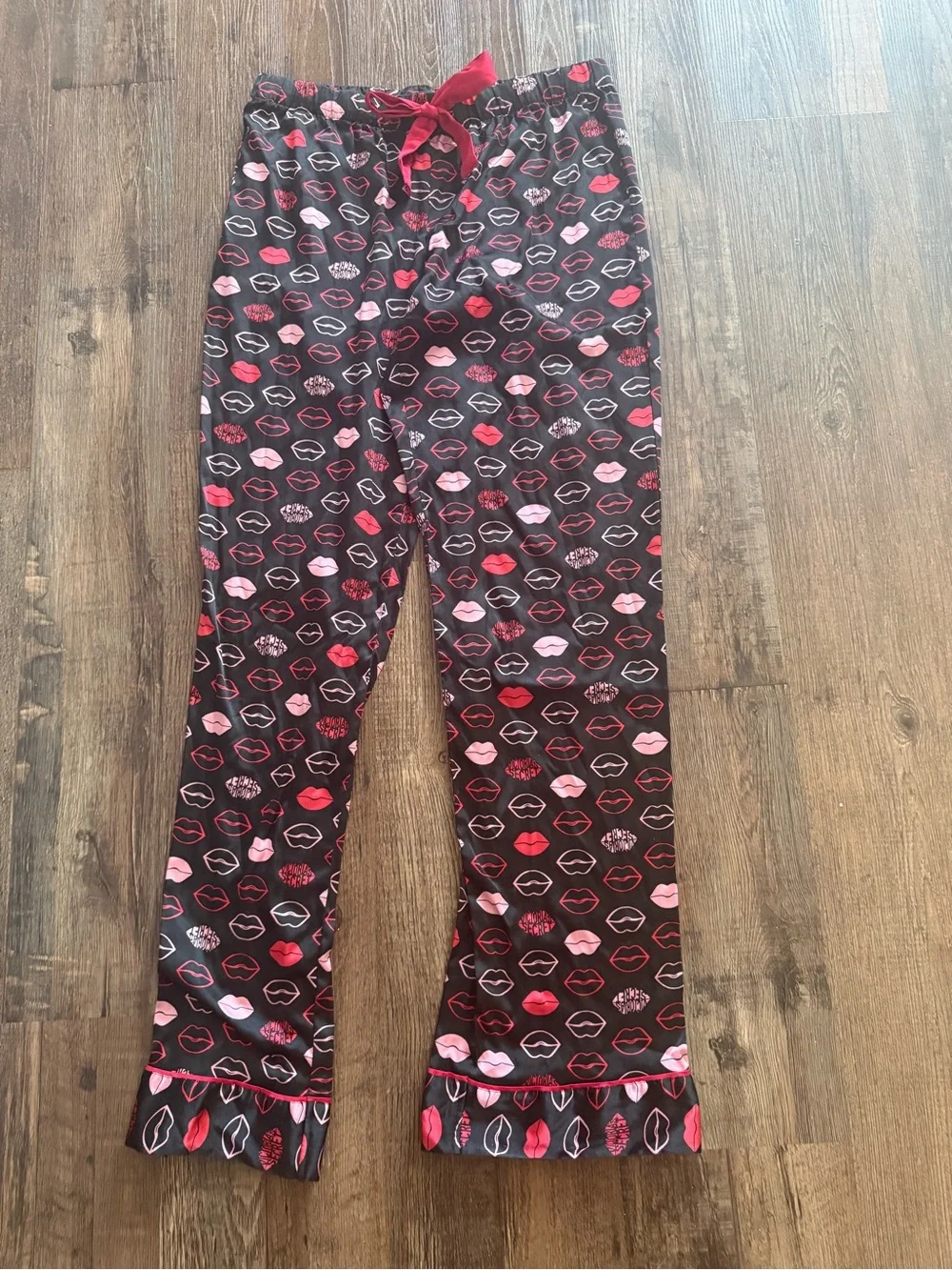 Victoria's Secret Black Pajama Set with Pink & Red Lip Print